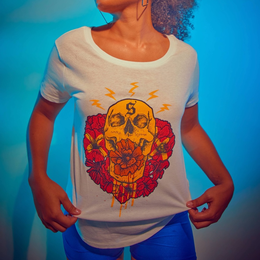 Sellout Life Skull Rose graphic tee rocker NWT